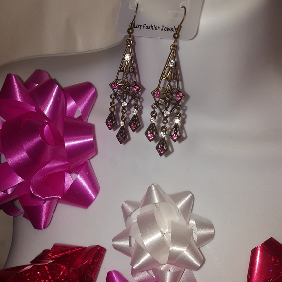 New Majestic teardrop rhinestone classy design earrings - Picture 9 of 12